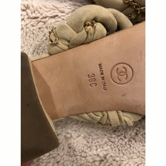 Amazing Chanel Enchained Sandals EU38 - Picture 2 of 6